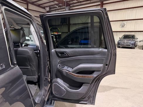 Used 2018 Chevrolet Tahoe LT w/ LT Signature Package RWD image 20