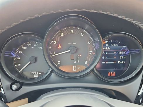 Certified 2025 Porsche Macan image 35