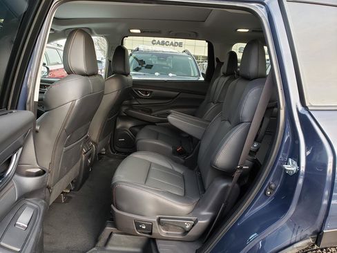 Used 2025 Subaru Ascent Bronze Edition w/ Popular Package #2 image 5