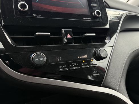 Used 2021 Toyota Camry SE image 18