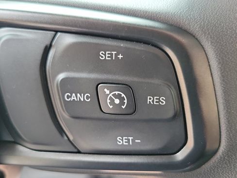 Used 2023 Jeep Gladiator Sport AWD/4WD image 27