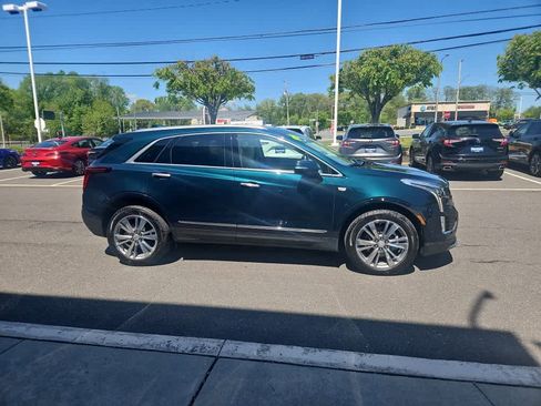 Used 2025 Cadillac XT5 Premium Luxury w/ Technology Package AWD/4WD image 5