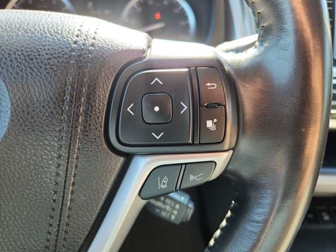 Used 2017 Toyota Highlander XLE AWD/4WD image 29