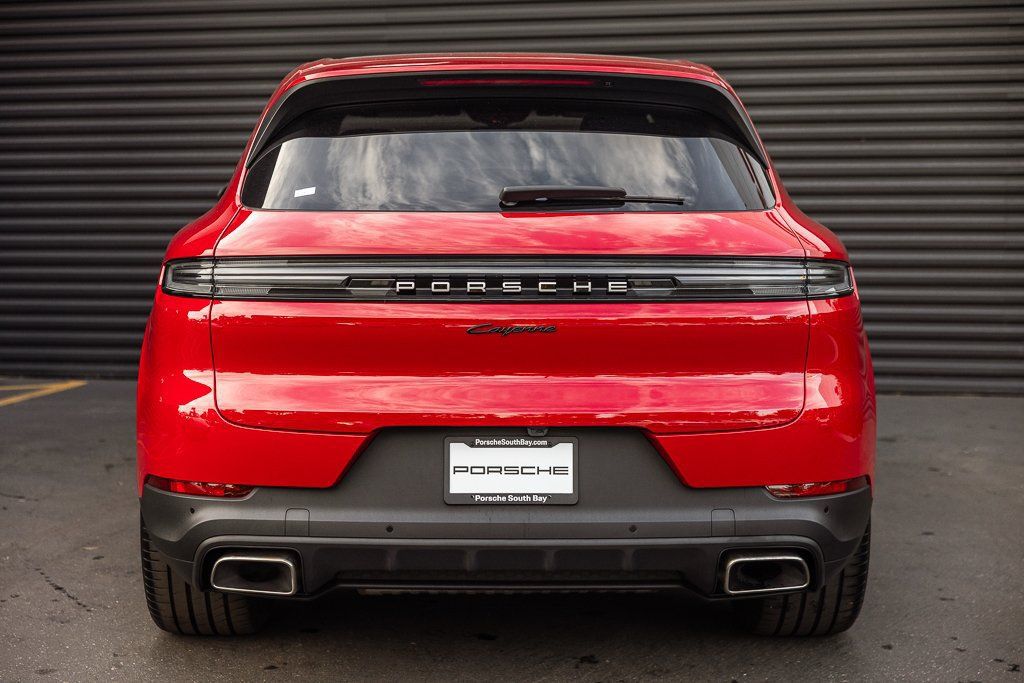 Certified 2025 Porsche Cayenne E-Hybrid AWD/4WD image 8