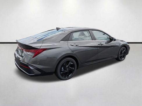 New 2026 Hyundai Elantra SE FWD image 4