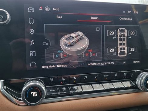 Used 2025 GMC Canyon AT4 image 37