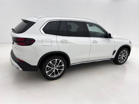 Used 2026 BMW X5 xDrive40i w/ Climate Comfort Package AWD/4WD image 4
