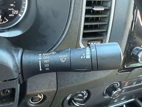 Certified 2024 Nissan Frontier SV image 27