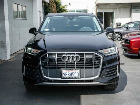 Used 2023 Audi Q7 Premium w/ Convenience Package image 6