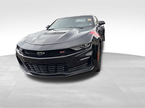 Used 2021 Chevrolet Camaro SS RWD image 3