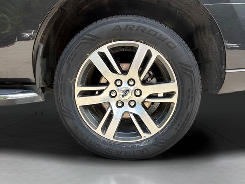 Used 2023 Ford Expedition Limited RWD image 19
