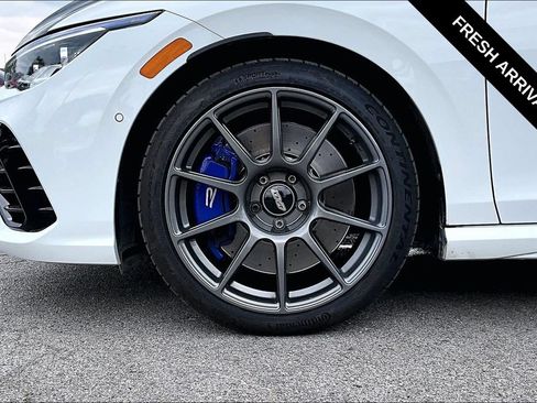 Used 2024 Volkswagen Golf R AWD/4WD image 33