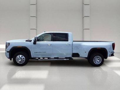 New 2026 GMC Sierra 3500 Denali w/ Denali Reserve Package