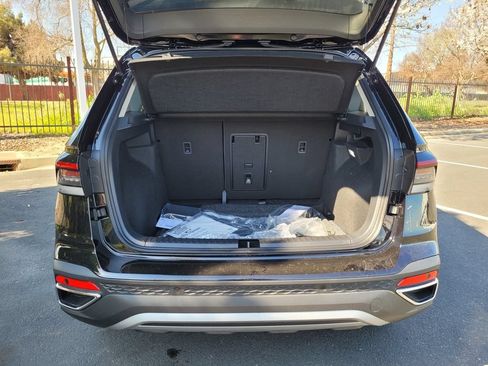 New 2026 Volkswagen Taos SE FWD image 27