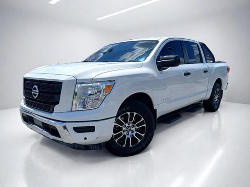 Used 2022 Nissan Titan SV w/ SV Convenience Package RWD image 1