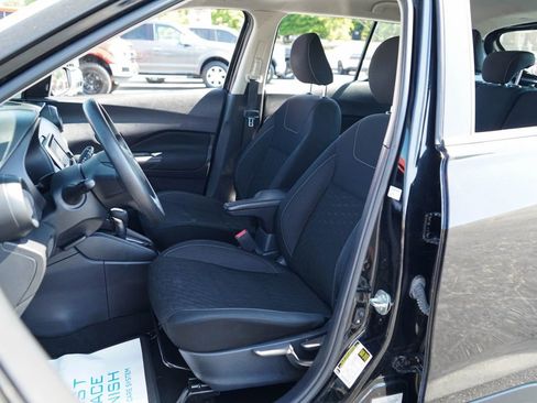 Used 2022 Nissan Kicks S FWD image 6