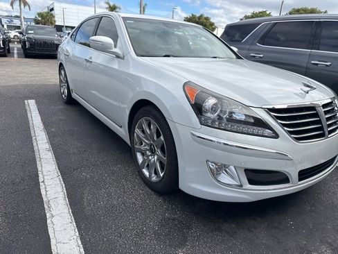 Used 2013 Hyundai Equus Signature image 3