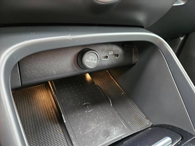 Used 2023 Volvo C40 P8 Recharge Ultimate AWD/4WD image 27