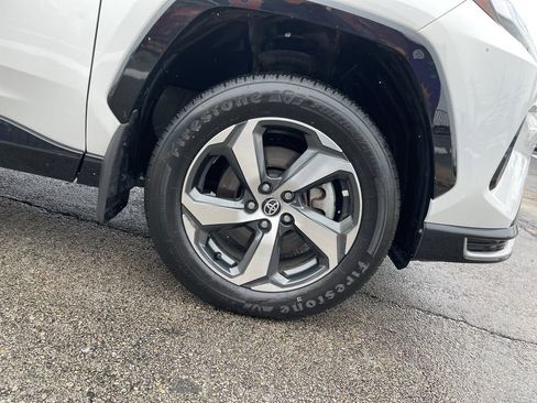 Used 2023 Toyota RAV4 SE w/ Weather & Moonroof Package image 11