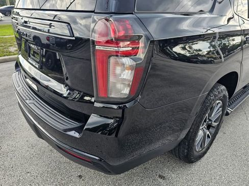 Used 2024 Chevrolet Tahoe Z71 w/ Luxury Package AWD/4WD image 12