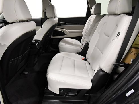 Certified 2024 Kia Telluride S AWD/4WD image 15