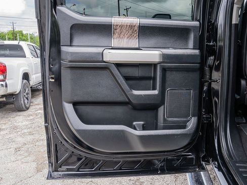 Used 2019 Ford F250 Lariat w/ Lariat Value Package image 11