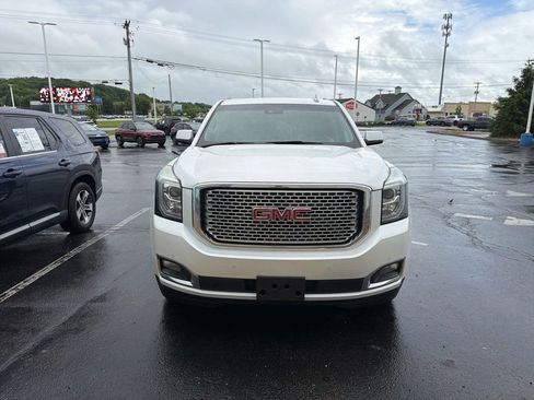 Used 2017 GMC Yukon Denali w/ Open Road Package AWD/4WD image 9