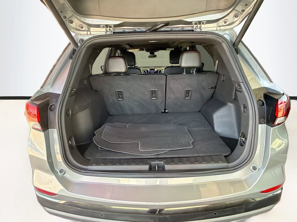 Used 2023 Chevrolet Equinox RS w/ RS Leather Package AWD/4WD image 28