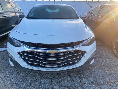 Used 2024 Chevrolet Malibu LT image 3