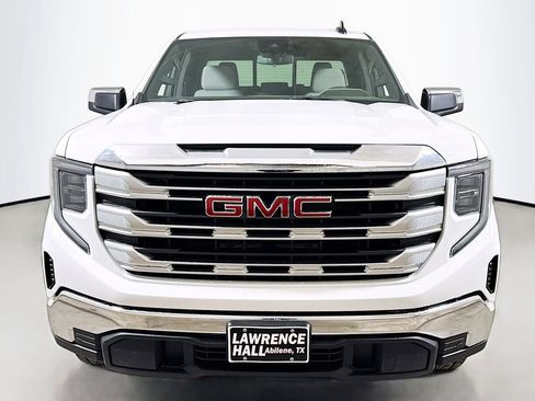 New 2026 GMC Sierra 1500 SLE image 2