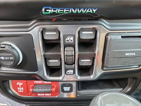Used 2022 Jeep Wrangler Unlimited Rubicon 4xe AWD/4WD image 13