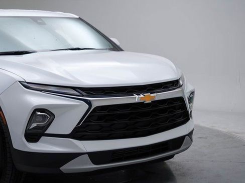 Used 2025 Chevrolet Blazer LT image 11