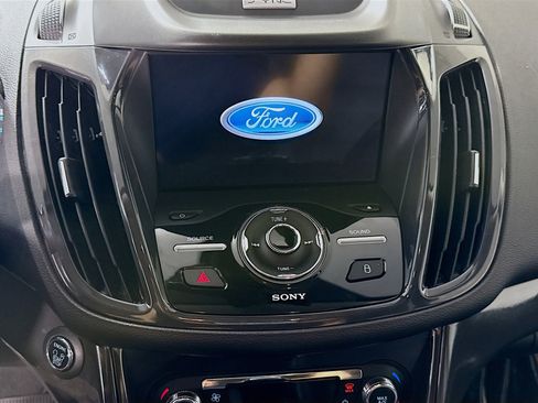Used 2016 Ford Escape Titanium w/ Equipment Group 301A AWD/4WD image 18