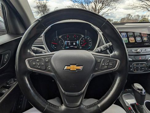 Used 2018 Chevrolet Equinox Premier image 14