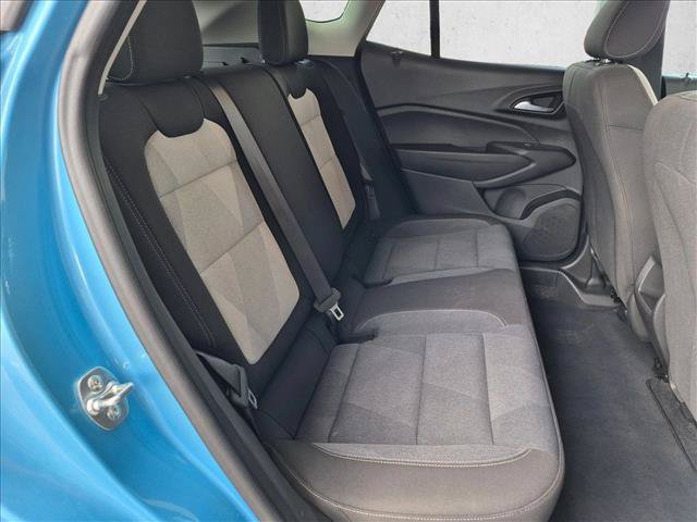 Used 2025 Chevrolet Trax LS w/ LS Convenience Package FWD image 18