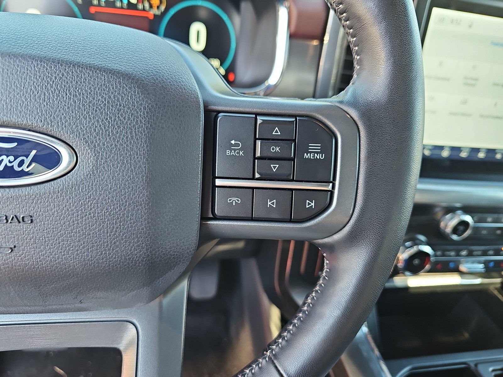 Used 2022 Ford F150 Lariat w/ Max Trailer Tow Package AWD/4WD image 18