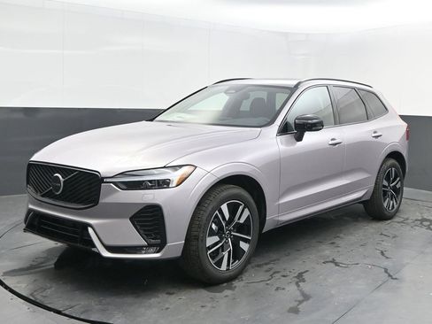 New 2026 Volvo XC60 B5 Core w/ Climate Package image 3