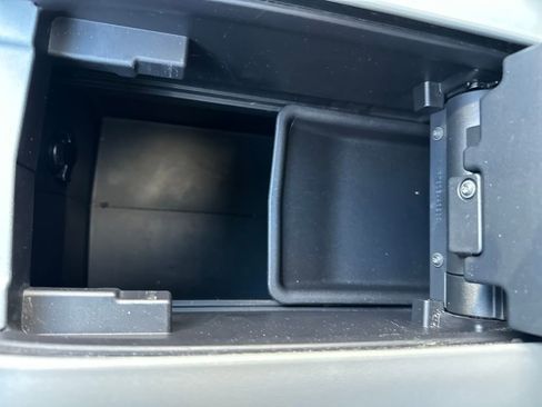 Used 2021 Toyota Highlander XLE image 29