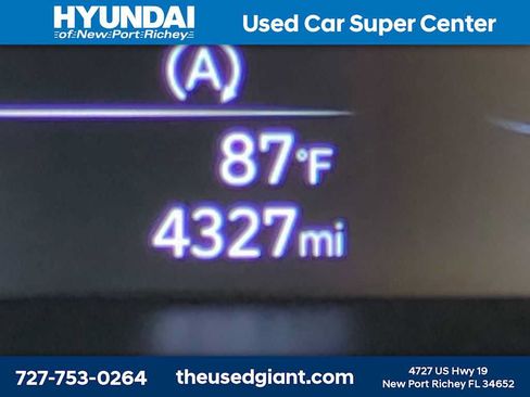 Used 2025 Hyundai Elantra SE FWD image 27
