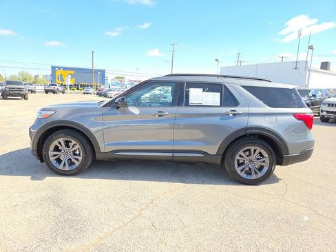 Used 2024 Ford Explorer XLT w/ Equipment Group 202A image 2