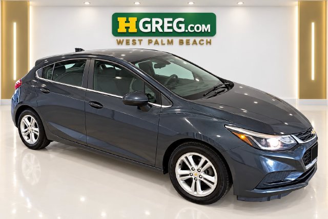 Used 2017 Chevrolet Cruze LT w/ Convenience Package FWD image 4