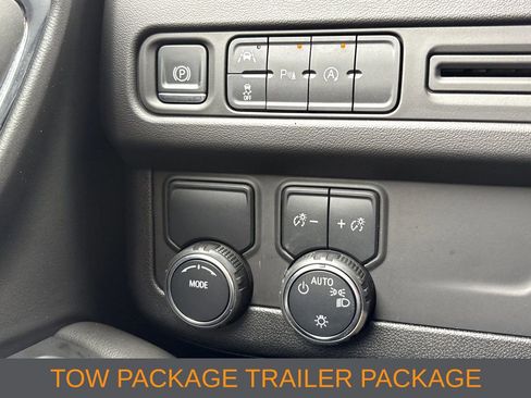 Used 2024 Chevrolet Tahoe LT RWD image 16