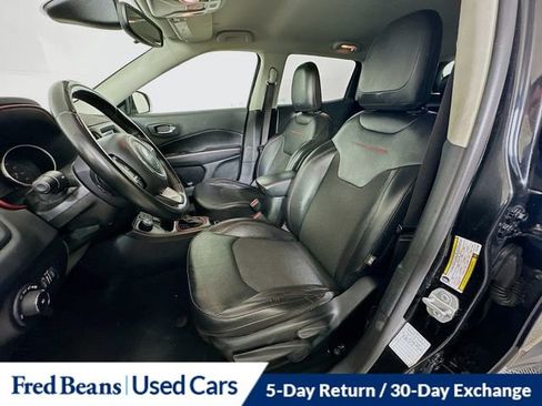 Used 2020 Jeep Compass Trailhawk AWD/4WD image 25