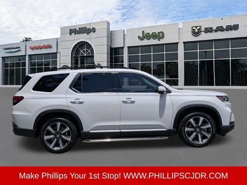 Used 2025 Honda Pilot Elite image 2