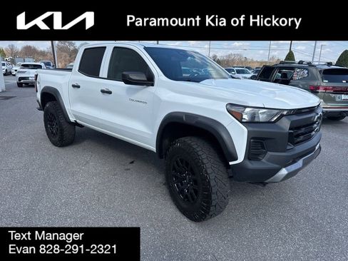Used 2023 Chevrolet Colorado Trail Boss AWD/4WD image 3