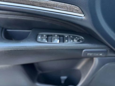 Used 2015 INFINITI QX60 3.5 Sport Utility 4D w/ Premium Package image 16