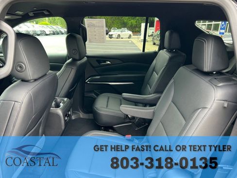 Used 2025 Chevrolet Traverse LT AWD/4WD image 18