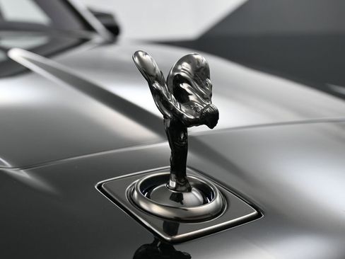 Used 2024 Rolls-Royce Cullinan Black Badge w/ Driver's Package image 13