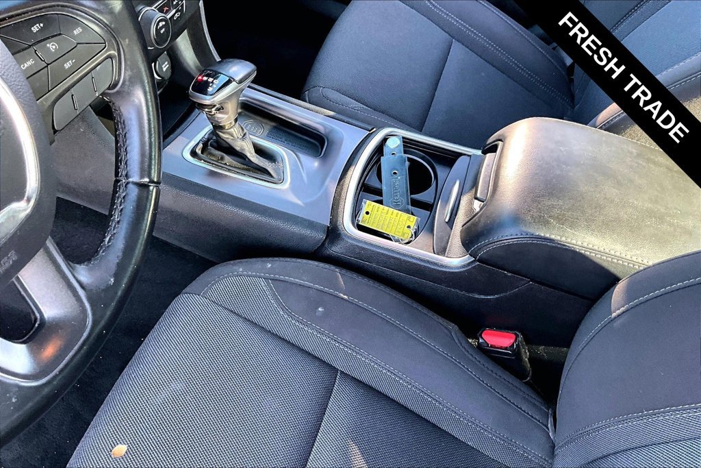 Used 2019 Dodge Charger SXT RWD image 12