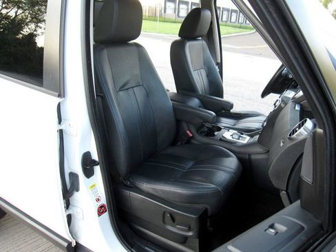 Used 2014 Land Rover LR4 HSE image 25